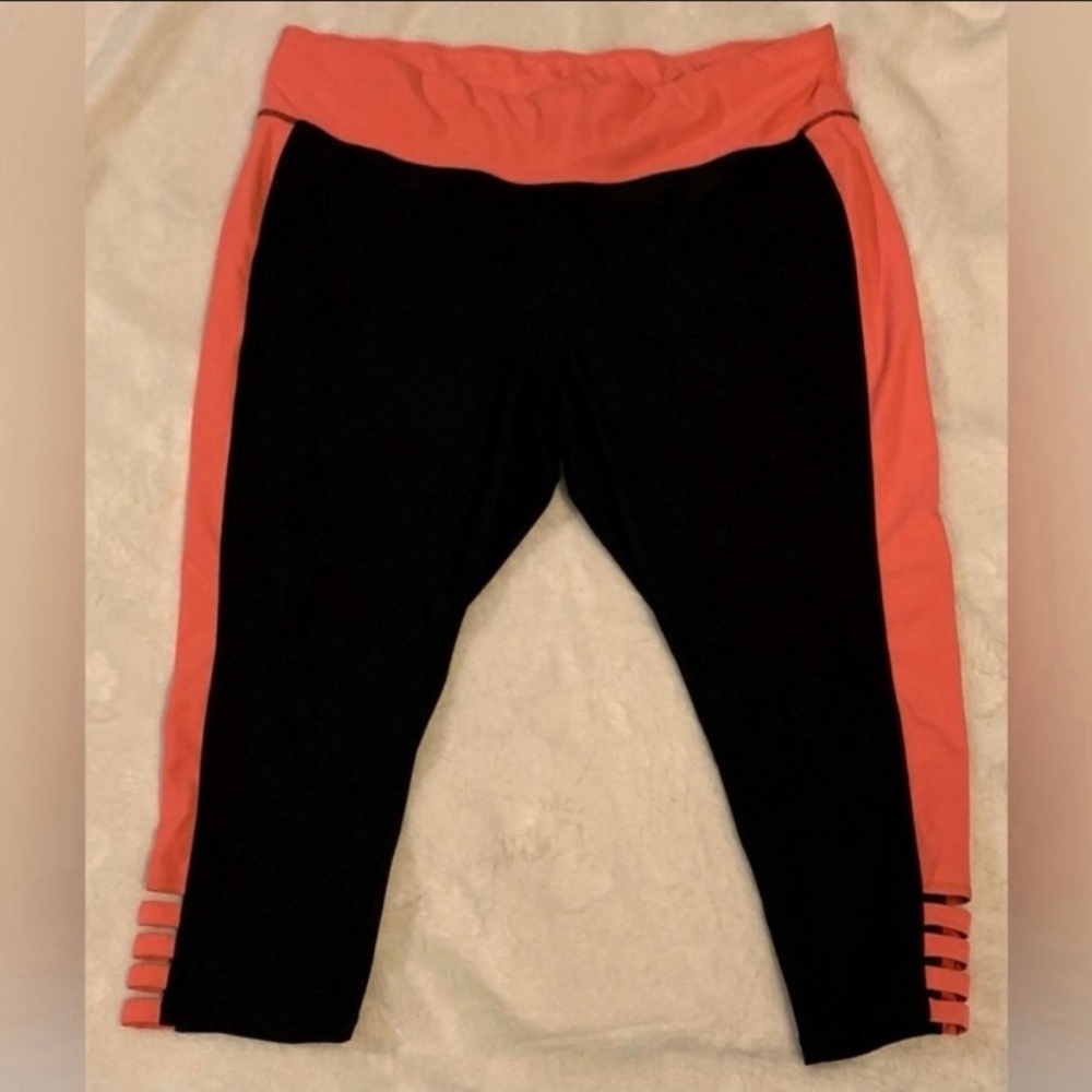 Xersion 2x Black & Coral Leggings